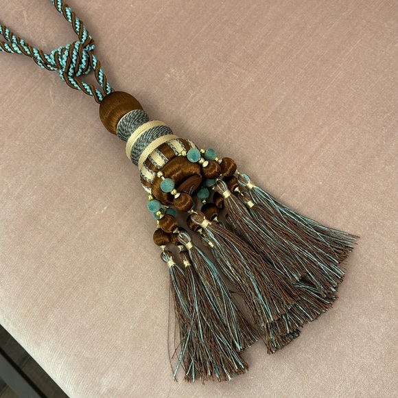 NWOT LUXURY DRAPE TIE BACK SINGLE PIECE - Picture 12 of 17